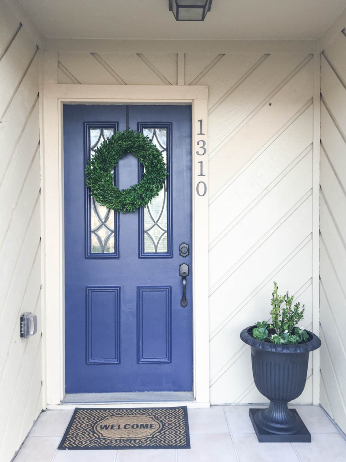 front door painted hale navy